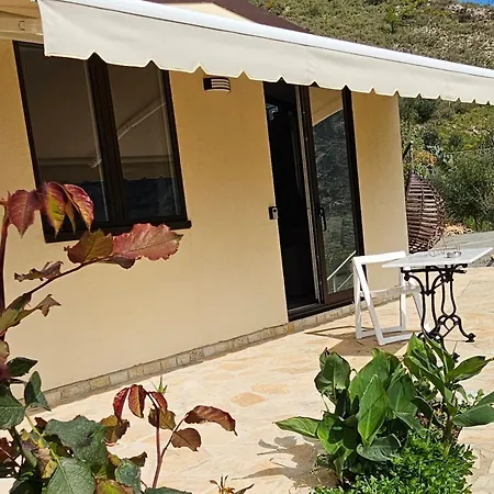 Aria's 1 * Κηπαρό